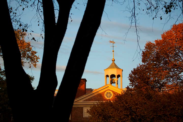 Universidad Brown hará conferencias y talleres sobre racismo 
