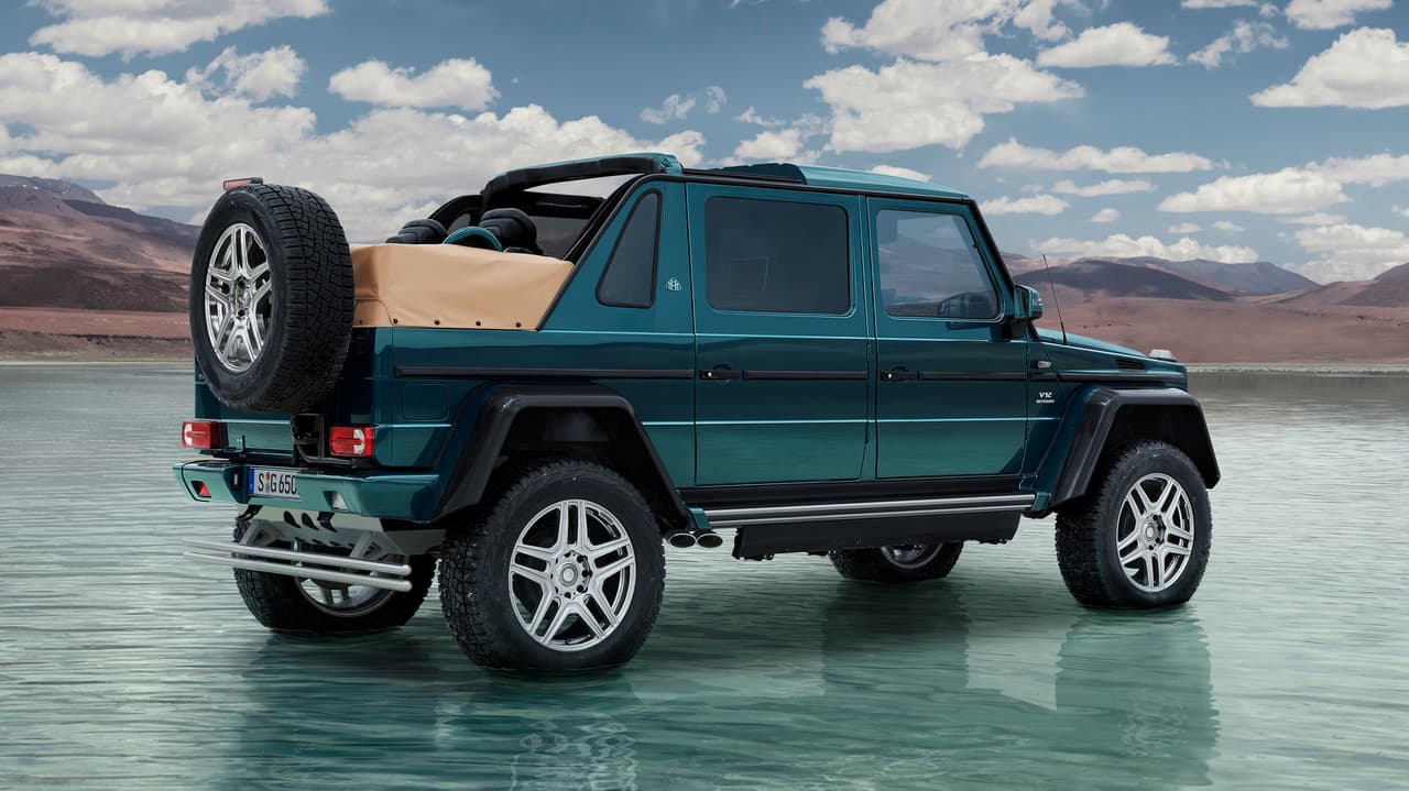 La palabra 'landualet' en el nombre de la Mercedes-Maybach G650 Landaulet representa la carrocería de limusina con el espacio para pasajeros cubierto por un techo de lona convertible. El nombre 'Landualet" se originó de las versiones convertibles de los coches de caballo ‘Landau’. Esta carrocería entró en desuso desde el final de la Segunda Guerra Mundial y su uso se ha visto restringido a actos ceremoniales de jefes de estado y autoridades religiosas. 
<br>
