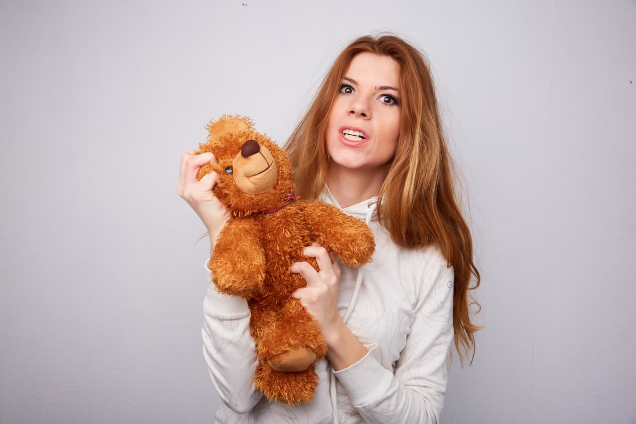 <b>Sigue conservando sus recuerdos</b>: Puede tenerlos en una caja, o peor aún, a la vista y tampoco quiere deshacerse de ellos.