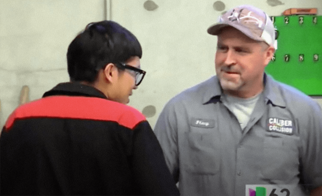 Daniel agradeció a todos los mecánicos que ayudaron en la reparación de la troca.