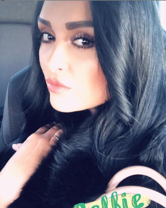 Erica Alonso (foto) y Joan Sebastian mantuvieron una relación durante 12 años, de donde nació Juliana, la hija menor del cantautor. Se separaron en 2010, 5 años antes de que falleciera a causa del cáncer de huesos que padecía.
<br>