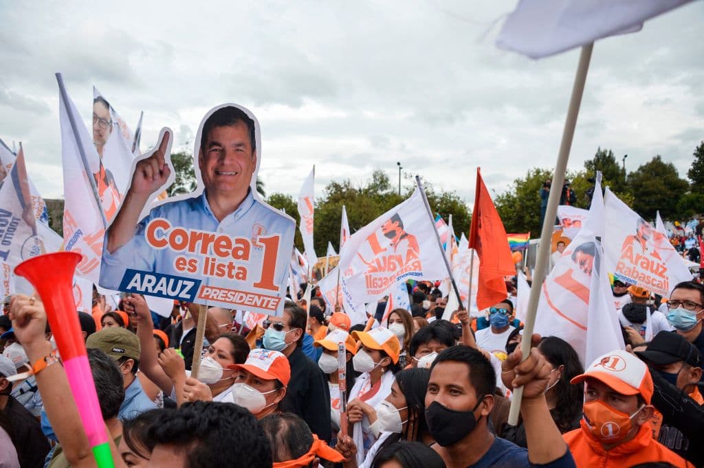 El candidato del 'socialismo del siglo XXI' Andrés Arauz, el banquero de derechas Guillermo Lasso y el líder indígena y ecologista Yaku Pérez, son los tres candidatos con mayor intención de voto en las elecciones presidenciales de Ecuador, que tendrán lugar este domingo en la nación andina.