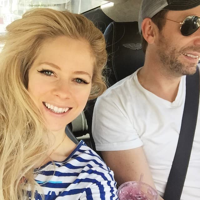 Fotos de la ex pareja en redes sociales.