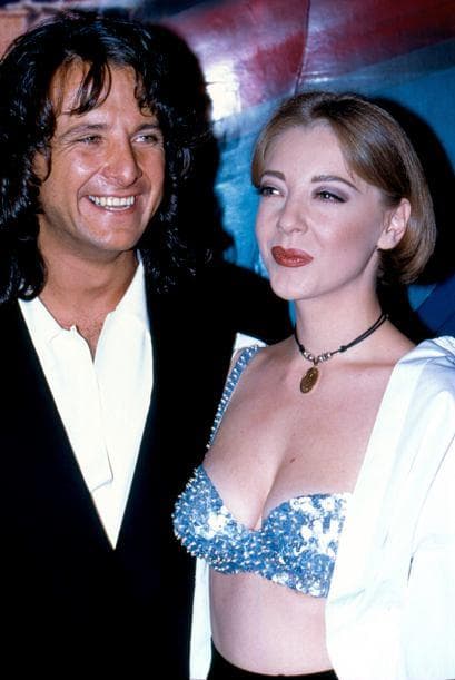 <a href="http://www.univision.com/programas/novelas/edith-gonzalez-luce-animada-y-sigue-luchando-contra-el-cancer"><b>Edith</b></a> confesó en el programa 'Tras la verdad' que cuando falleció Eduardo muchas personas le dieron sus condolencias porque pensaban que ella era su pareja sentimental.
