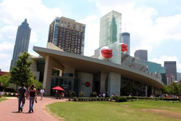 El Mundo de la Coca-Cola:, un fabuloso lugar que presenta la historia de la bebida gaseosa más famosa del mundo en un maravilloso ambiente. (Imagen de Twitter)