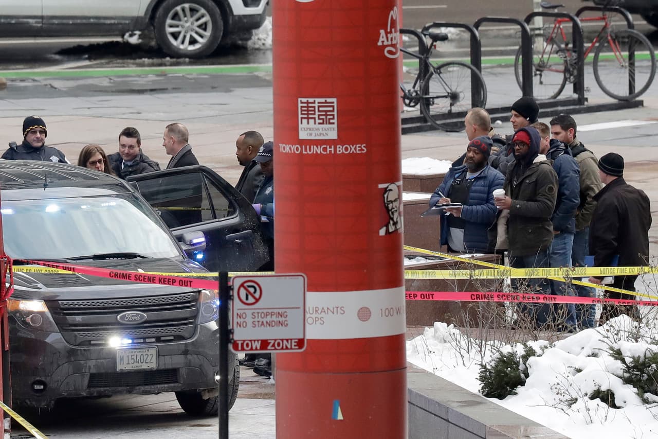 Johnson informó que el Bauer, de 53 años de edad y 31 en la fuerza, recibió tiros en la cabeza y el pecho, y sucumbió a sus heridas.