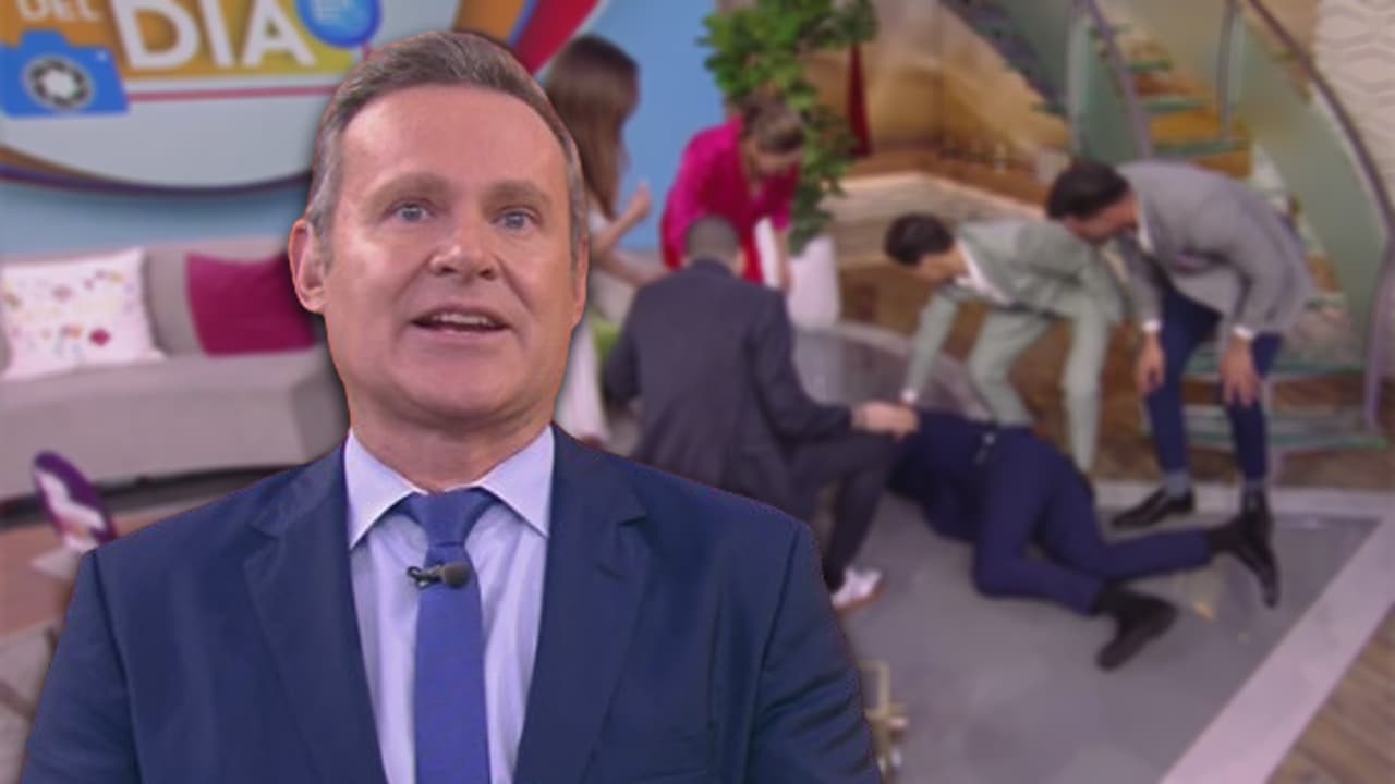 Alan Tacher sufre aparatosa “caída” en pleno programa en vivo: VIDEO