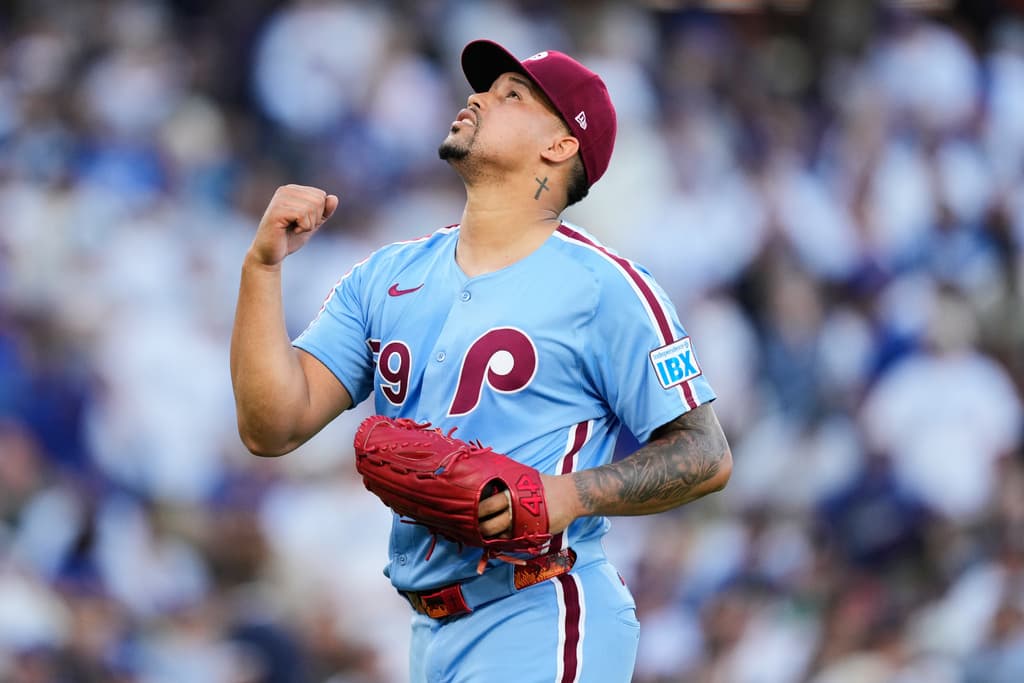 Los Dodgers empataron en la parte baja del inning cuando Jhoan Duran otorgó base por bolas a Mookie Betts con las bases llenas.