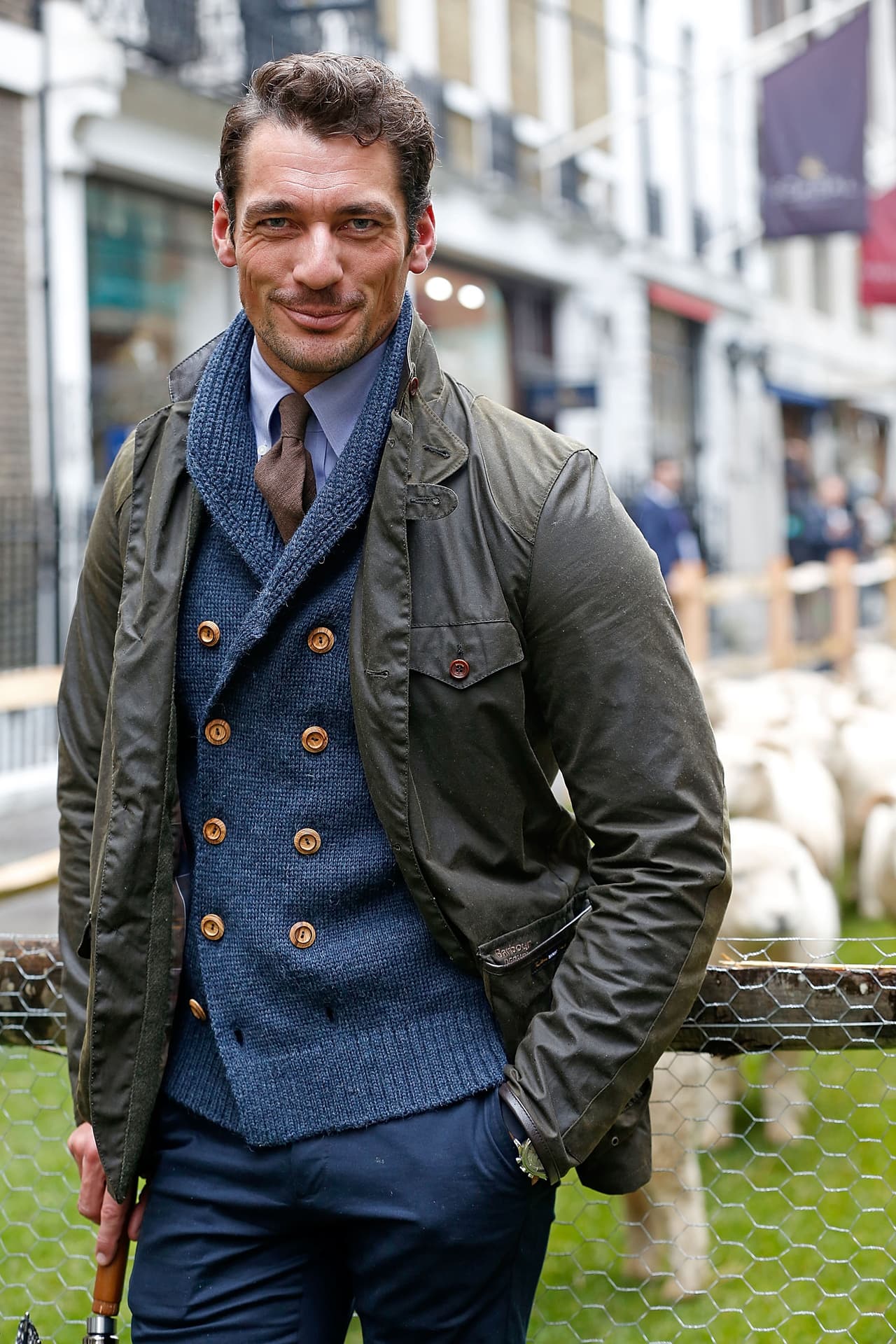 Una de las celebridades que asistieron para mostrar los fabulosos diseños que se pueden crear gracias a la lana fue el modelo David Gandy.