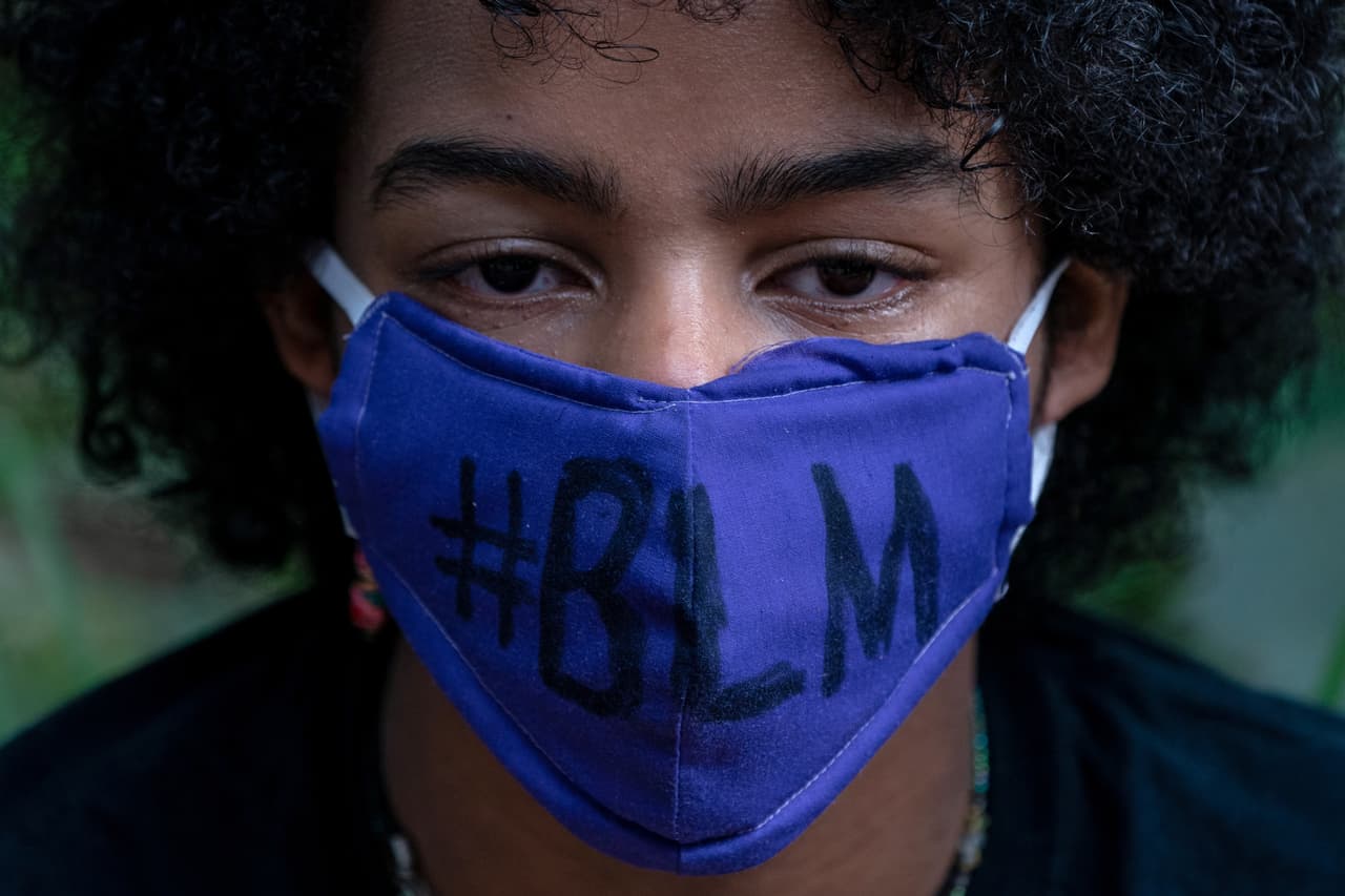 El año pasado, Juneteenth se conmemoró en medio de las protestas que surgieron a raíz de la muerte del afroestadounidense, 
<a href="https://www.univision.com/temas/muerte-de-george-floyd">George Floyd</a>. Esther Hernández-Medina, profesora de sociología del Pomona College, explicó que el caso de Floyd reactivó el movimiento por la lucha de la igualdad.