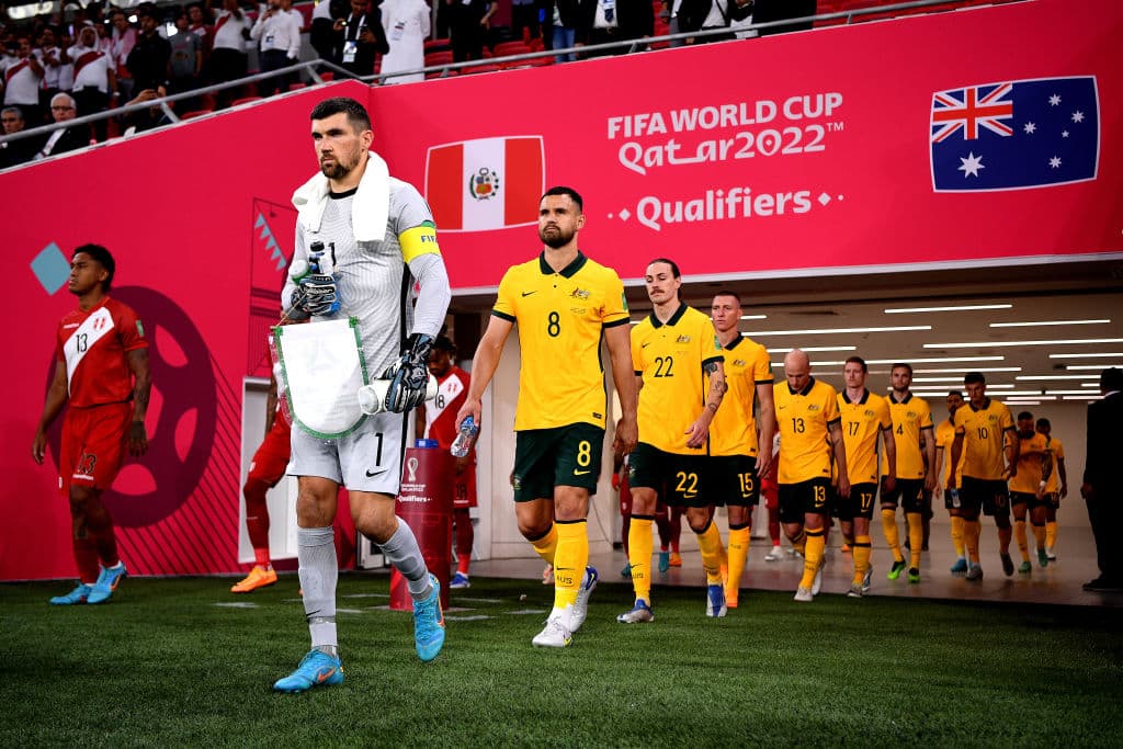 Australia, tras igualar sin goles en los 90 minutos y el tiempo extra, derrotó a Perú 5-4 en la tanda de penales y se quedó con el penúltimo cupo para la vigésima segunda edición del Mundial de fútbol que se jugará en Qatar.