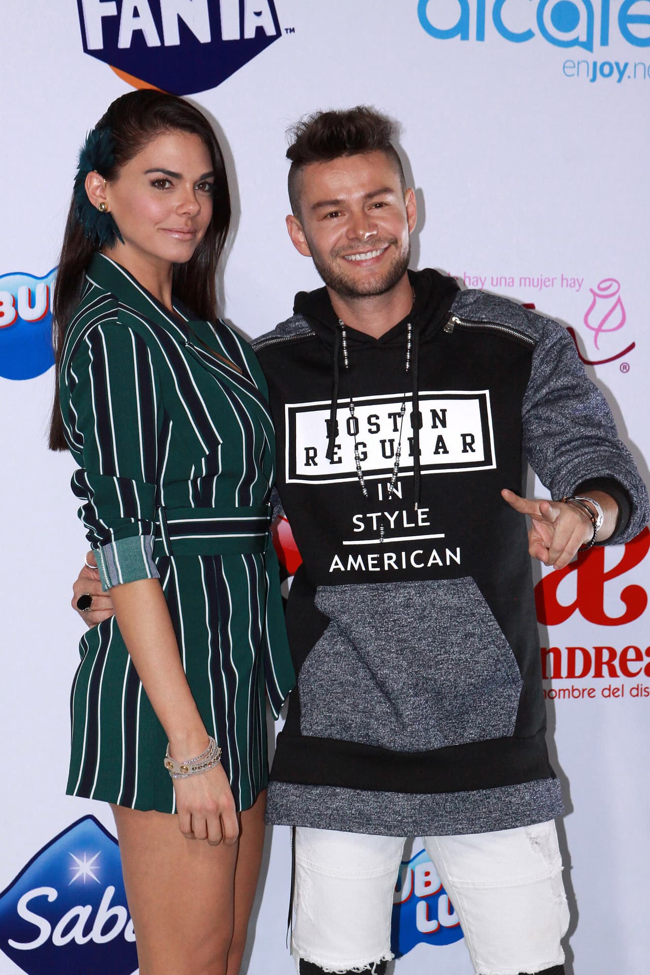 Y aclaró que el fin de su relación no tiene que ver con las especulaciones de una revista mexicana que señala que supuestamente Livia habría encontrado mensajes íntimos de 
<b><a href="https://www.univision.com/entretenimiento/said-el-caballero-confeso-que-es-metrosexual-y-que-no-es-un-cavernicola-asi-reacciono-su-novia-livia-brito-video" target="_blank">Said</a></b> a través de su teléfono.