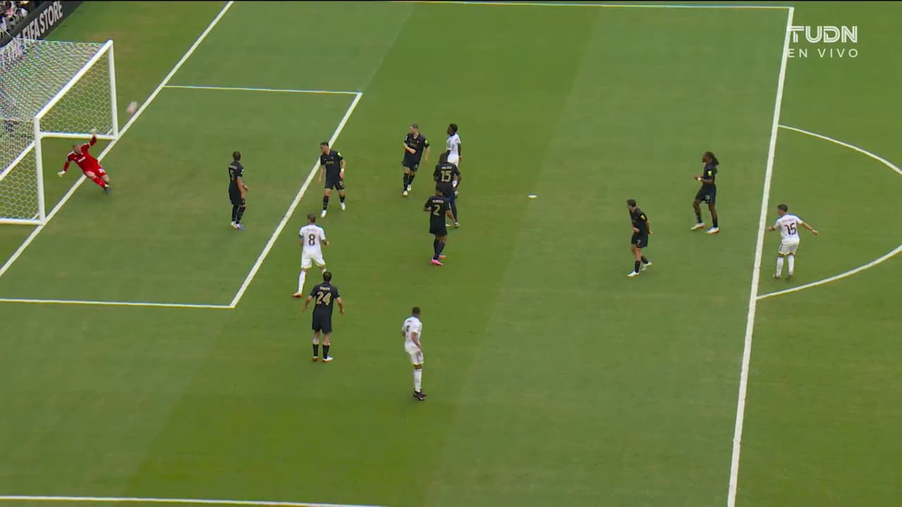 ¡Ya denle un bono a Di Gregorio! Salvó a la Juve del segundo