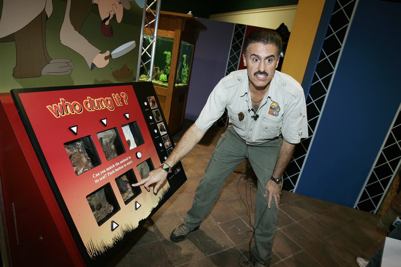 El alcalde también anunció que el zoológico de Miami estará abierto en esta nueva etapa y los visitantes deben usar las máscaras faciales y mantener la distancia social.