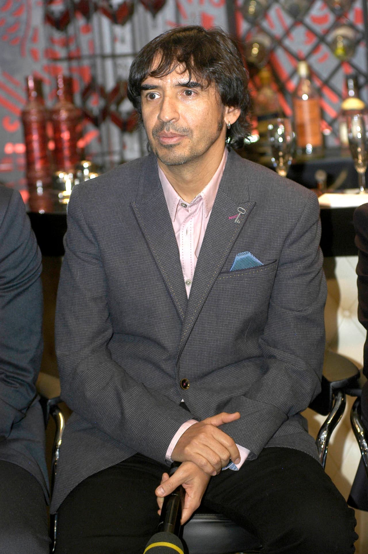 En aquél entonces, la presentadora tapatía era novia del productor Guillermo del Bosque, director del canal musical mexicano Telehit.