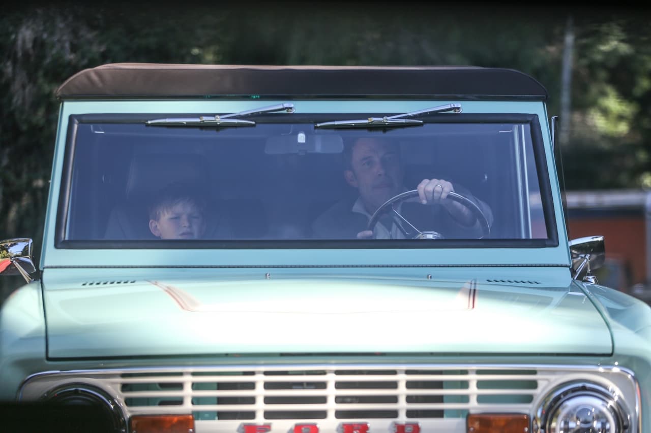 Samuel viajó en el asiento del copiloto de la camioneta.
<br>