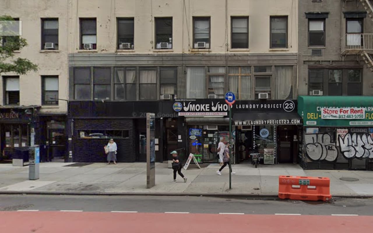 Trio de ladrones roba cinco mil dólares en tienda de Manhattan