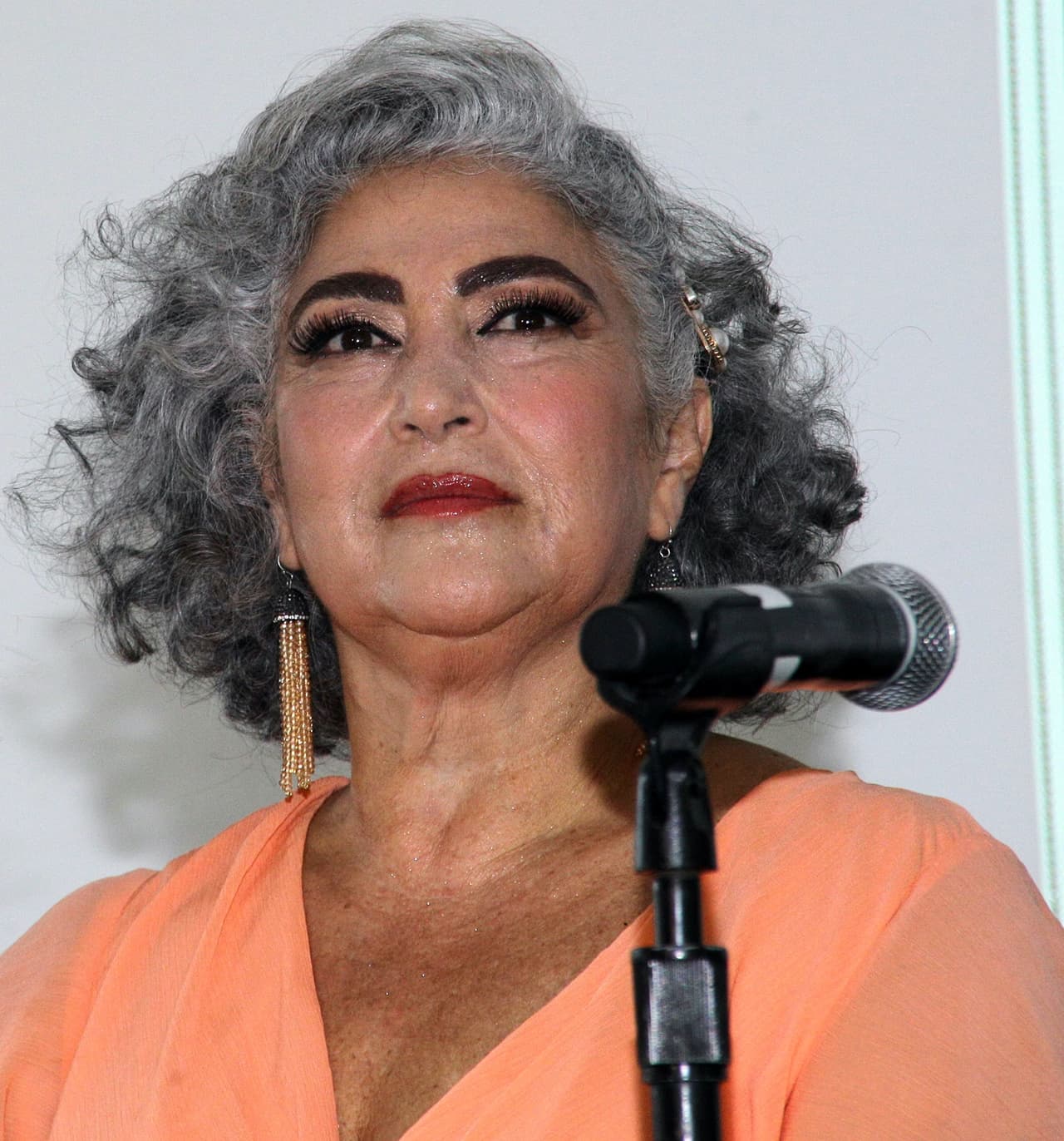 Fue la propia intérprete de ‘Él me mintió’ quien dio a conocer, por medio de sus redes sociales este 27 de septiembre, la muerte de su madre, doña Ana Delia Samso. 
<br>