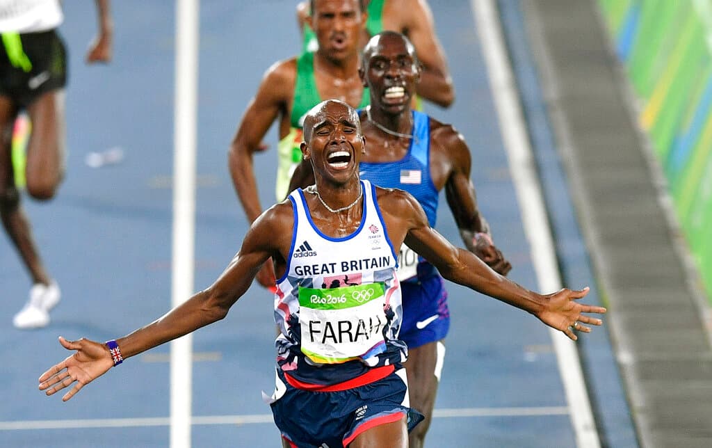 El británico Mo Farah gana la medalla de oro en la final de los 5,000 metros masculinos durante las Juegos Olímpicos de 2016 en Río de Janeiro, Brasil, el 20 de agosto de 2016.