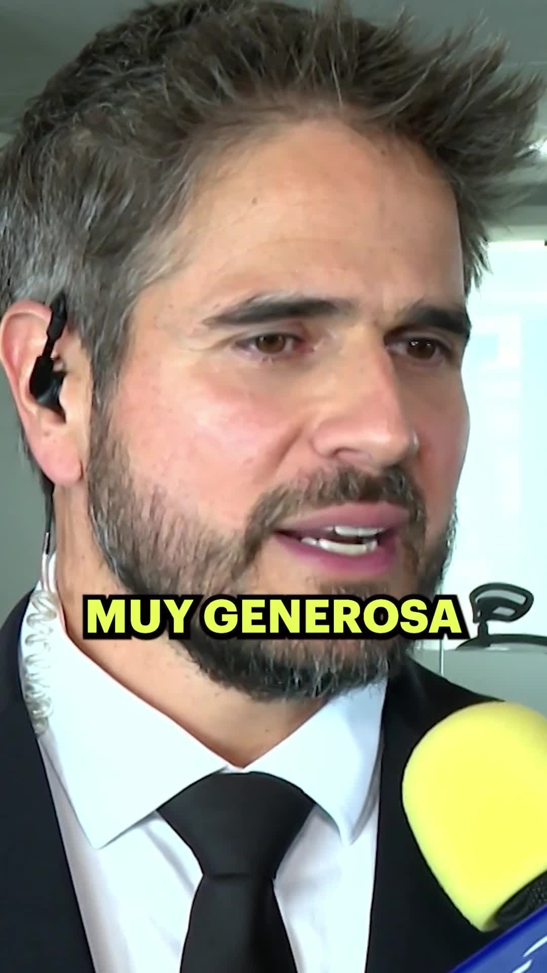 Silvia Navarro sorprende a Daniel Arenas en plena entrevista