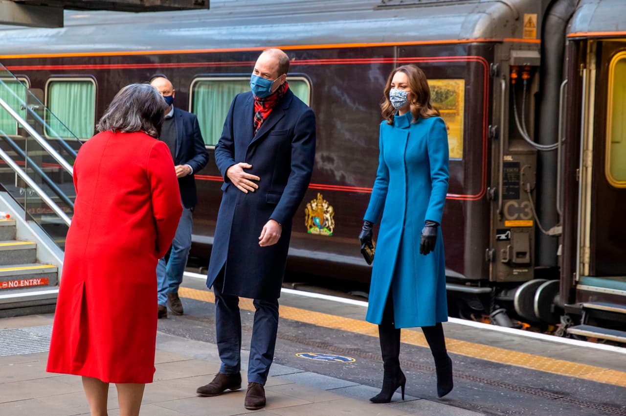 La declaración causó revuelo entre otros parlamentarios británicos. Daily Mail citó a uno del ala conservadora que criticó el recordatorio de la ministra escocesa y lo calificó como "poco sutil" y "grosero". 
<br>