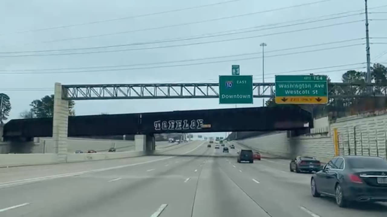 <b><a href="https://www.univision.com/local/houston-kxln/oficinas-de-gobierno-de-houston-cerradas-por-mal-tiempo">Oficinas de gobierno y otros servicios </a></b>del área de Houston que cierran por el mal tiempo
<br>