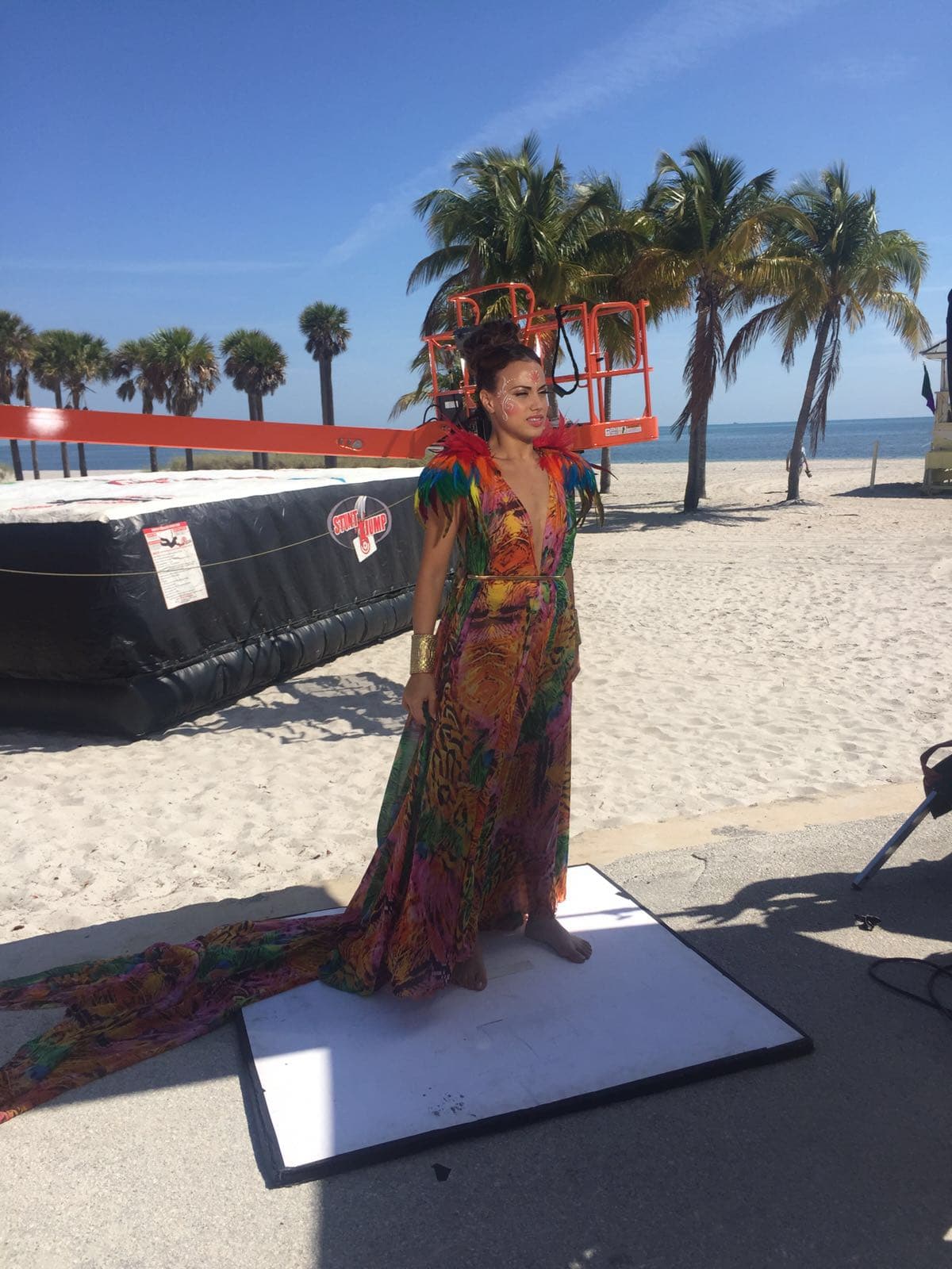 Disfruta las mejores fotos detrás de cámara del difícil reto que enfrentaron las bellas a 20 pies de altura.