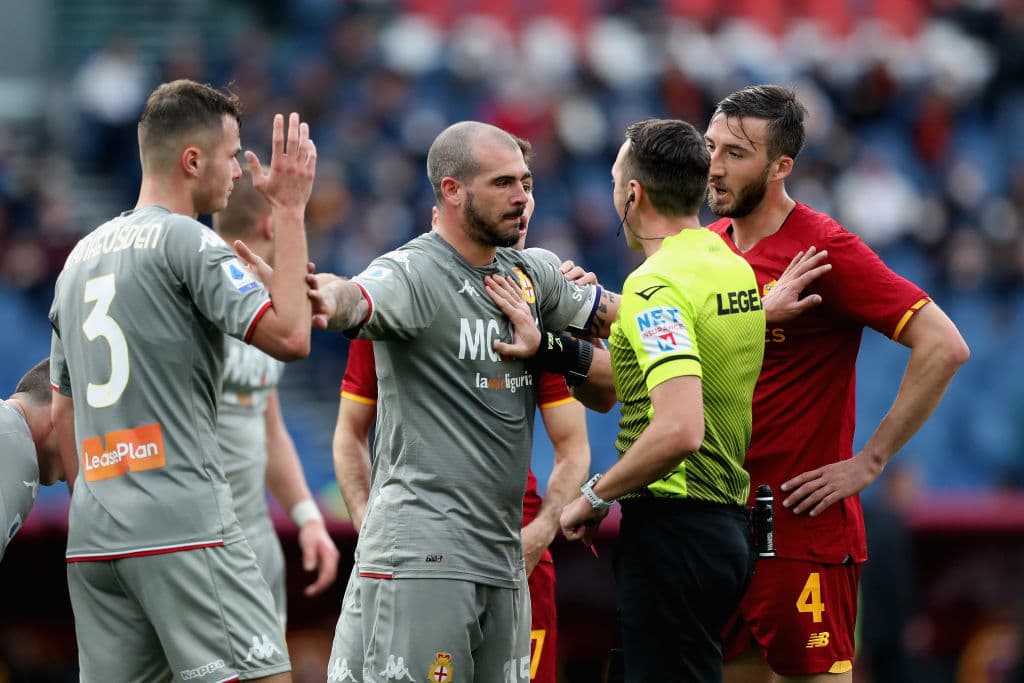 Con un explsado de cada lado, tanto como Roma como Genoa deciden parar la batalla y se conforman con el empate 0-0.