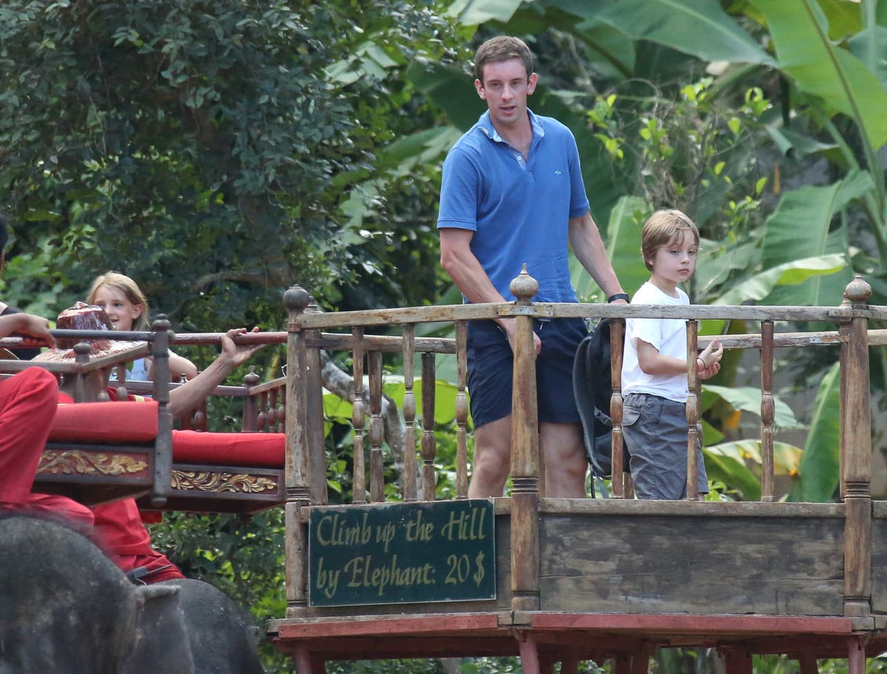 Otro cuidador acompañaba al nene.