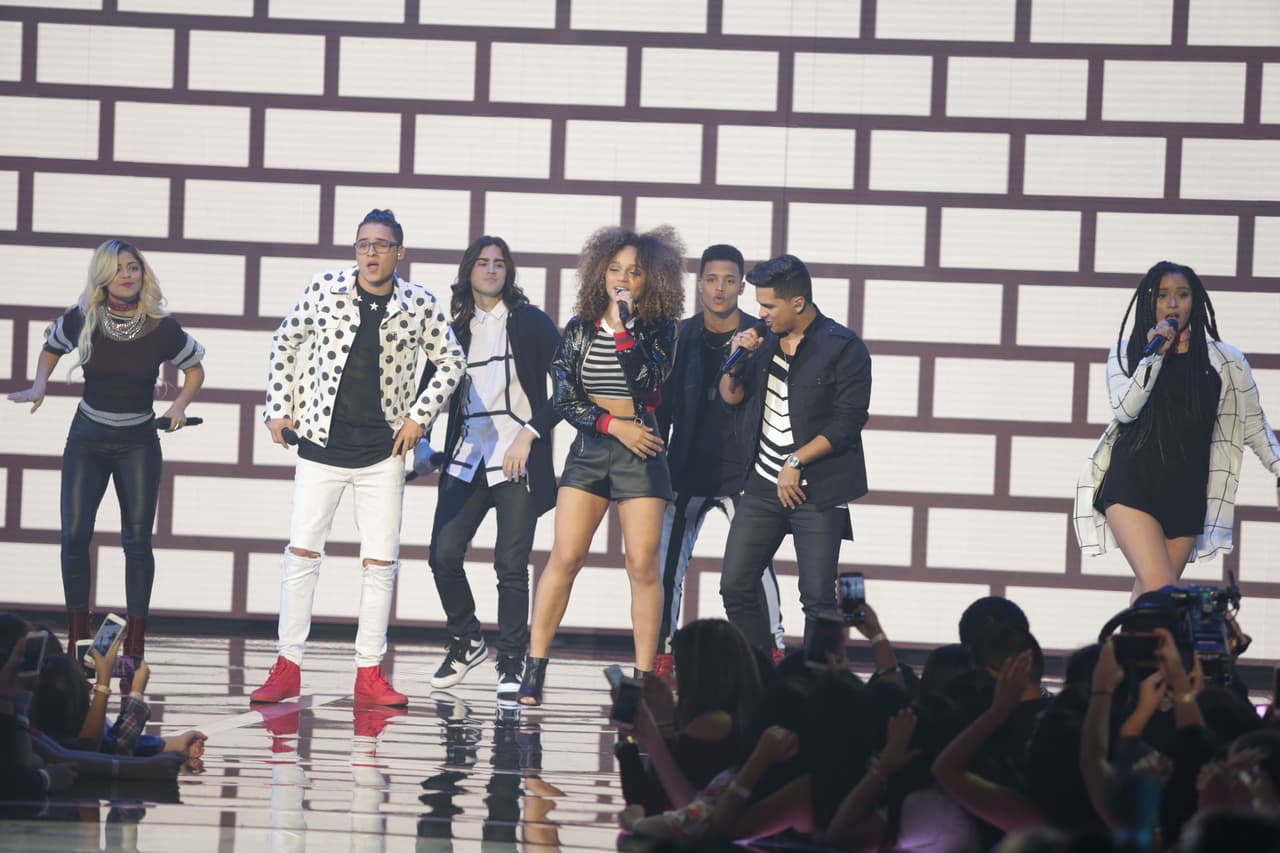 Las chicas subieron al escenario aunque este show fue boys only. 
<a href="http://www.univision.com/shows/la-banda/amazing-opening-with-cheap-thrills-de-sia-ft-nicky-jam-y-sean-paul-video" target="_blank">Mira este performance.</a>