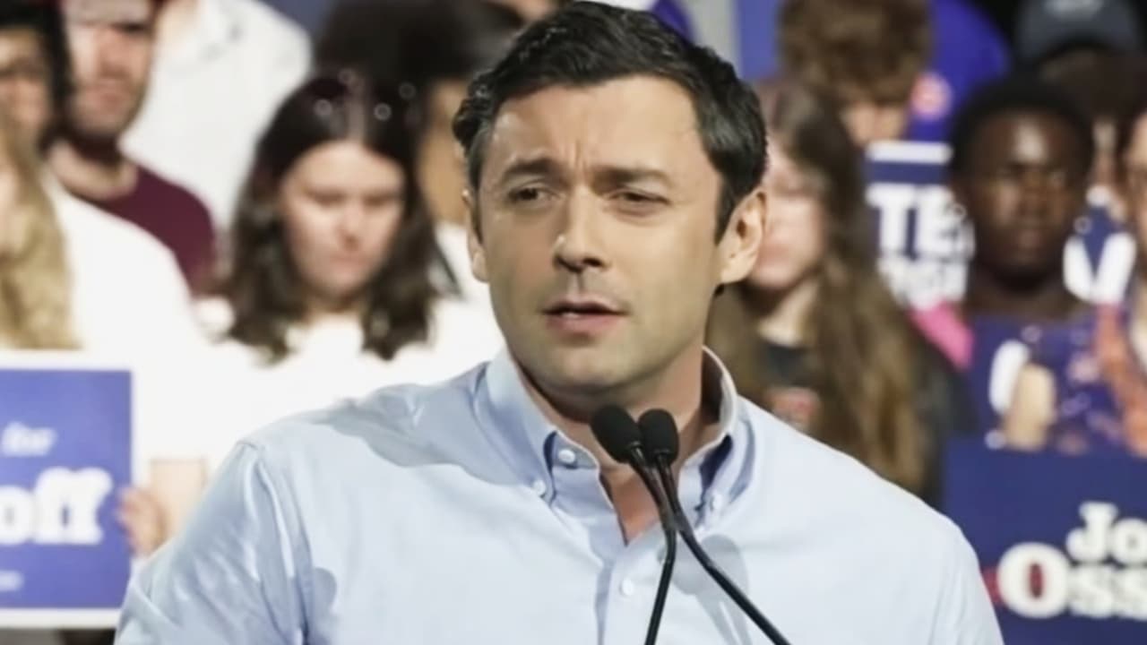 Senador demócrata Jon Ossoff critica las acciones del gobierno de Donald Trump de cara a las elecciones de medio término