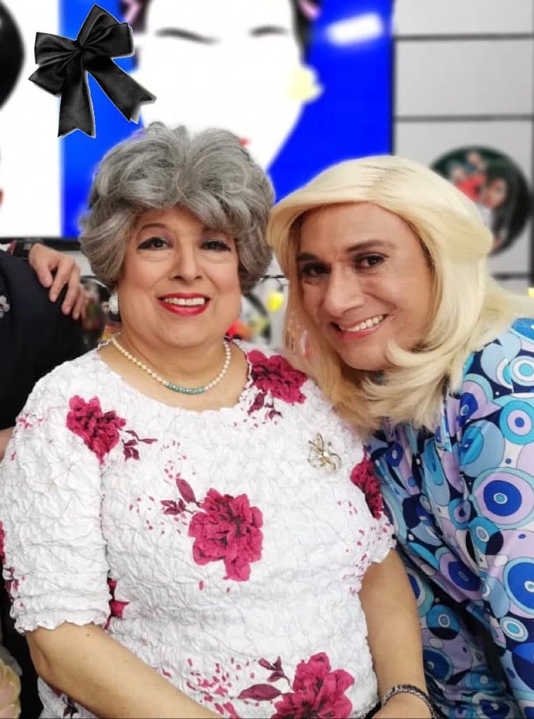 También es recordado por su participación en el programa de sátira política y social ‘Desde Gayola’, donde se consagró con su personaje de Mamá Mela.