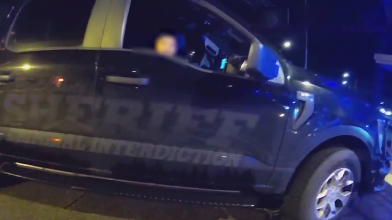 Mujer es arrestada por transportar ilegalmente a un niño hacia EEUU: resumen de las noticias del día