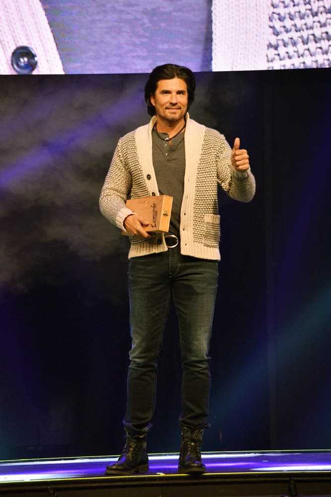 Diego Olivera dará vida a 'Leonardo del Río', un pintor y escultor altruista. Él peleará por el amor de la protagonista.