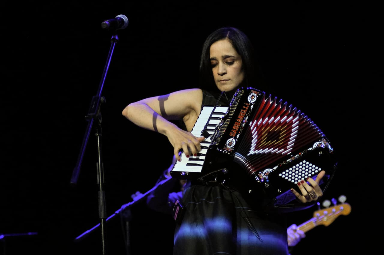 Julieta deleitará con su estilo sobre este importante escenario.