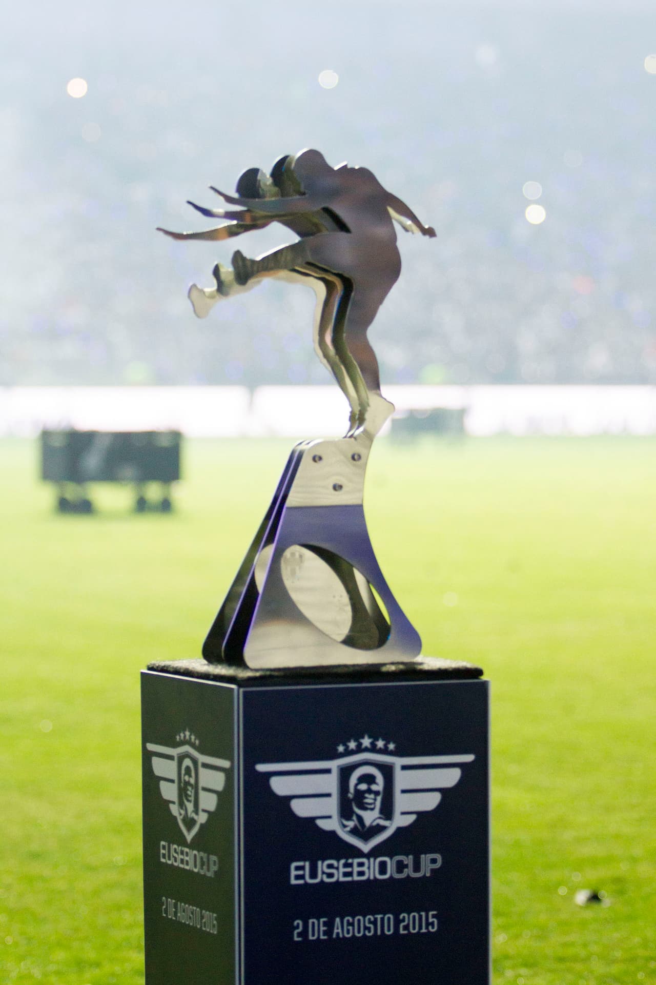 Monterrey inauguró su nuevo y moderno estadio con un partido amistoso ante el Benfica en el cual estuvo en disputa la Eusébio Cup.