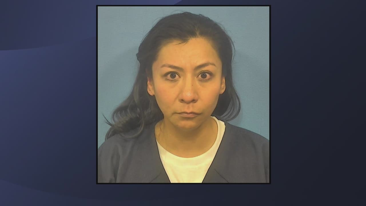 Empleada doméstica es acusada de robar joyas de sus clientes en suburbio de Chicago