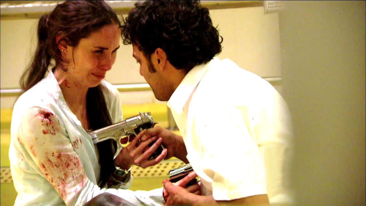 Julián Román y Ana Serradilla no solamente se enamoraron en la ficción, también en la vida real durante las grabaciones de La Viuda Negra. Este romance terminó en 2016 su relación y poco después de su ruptura ella comenzó a salir con Christopher Uckermann.