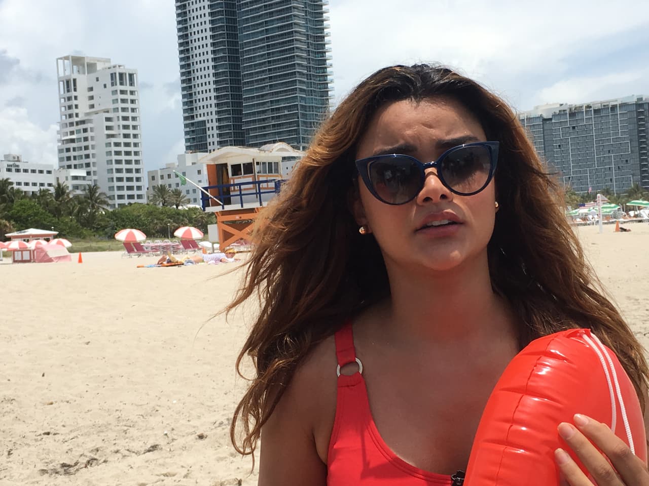 Clarissa siempre preocupada porque todo quede bien
<br>N