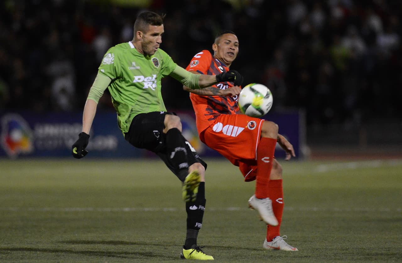 Y en esos intentos por igualar el cotejo para el Veracruz, se originaban contragolpes de Juárez, pero tampoco lograron ese gol de la tranquilidad.
