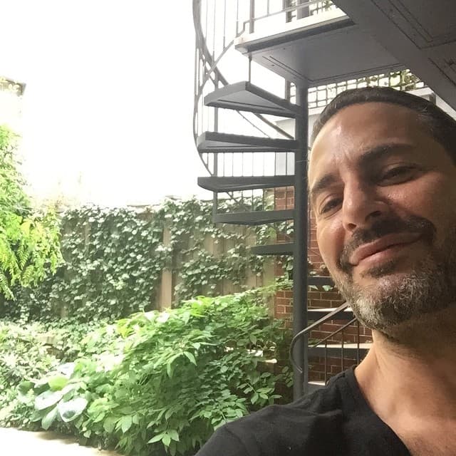 "Sí, accidentalmente posteé una foto de mi trasero desnudo y la bajé”.