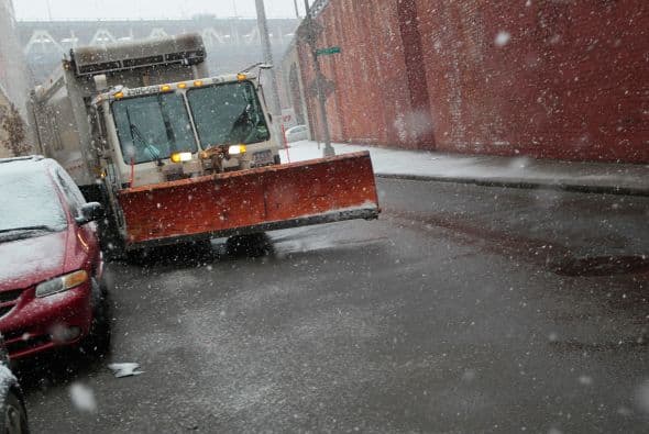 Destinarán casi 300 camiones quitanieve para hacer frente a la tormenta invernal en Chicago