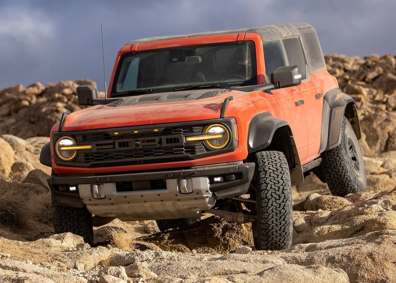Ford recientemente presentó a la nueva integrante en su familia de SUVs: la Ford Bronco Raptor 2022.