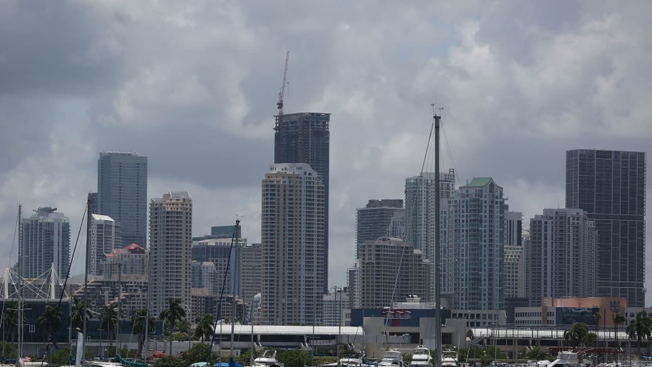 Miami se prepara para un martes con chubascos y tormentas eléctricas