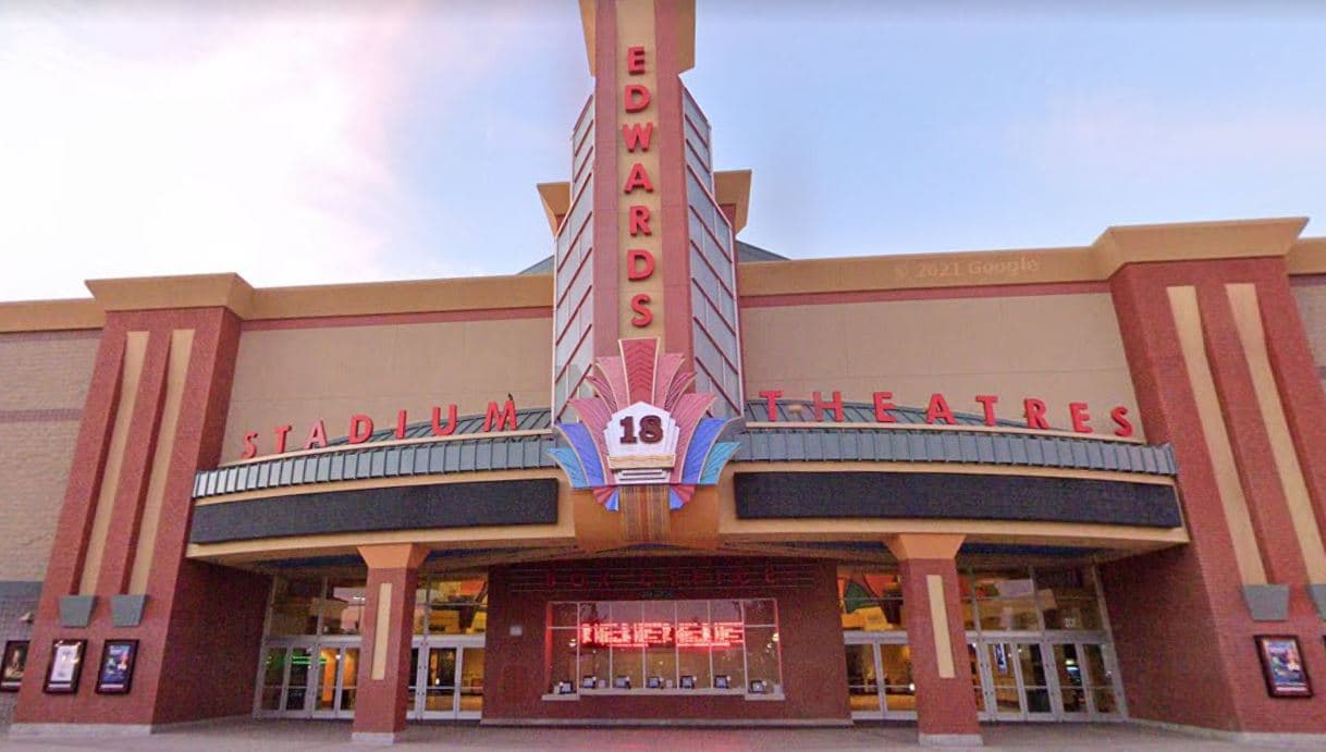 Matan a una joven y dejan herido a un influencer de TikTok cuando veían una película de terror 