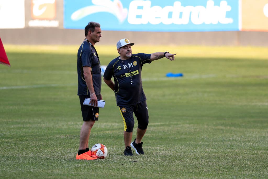 La principal experiencia del técnico del equipo de Sinaloa es la dirección con Argentina en el Mundial de 2010, por lo que ahora debe demostrar sus cualidades en México.