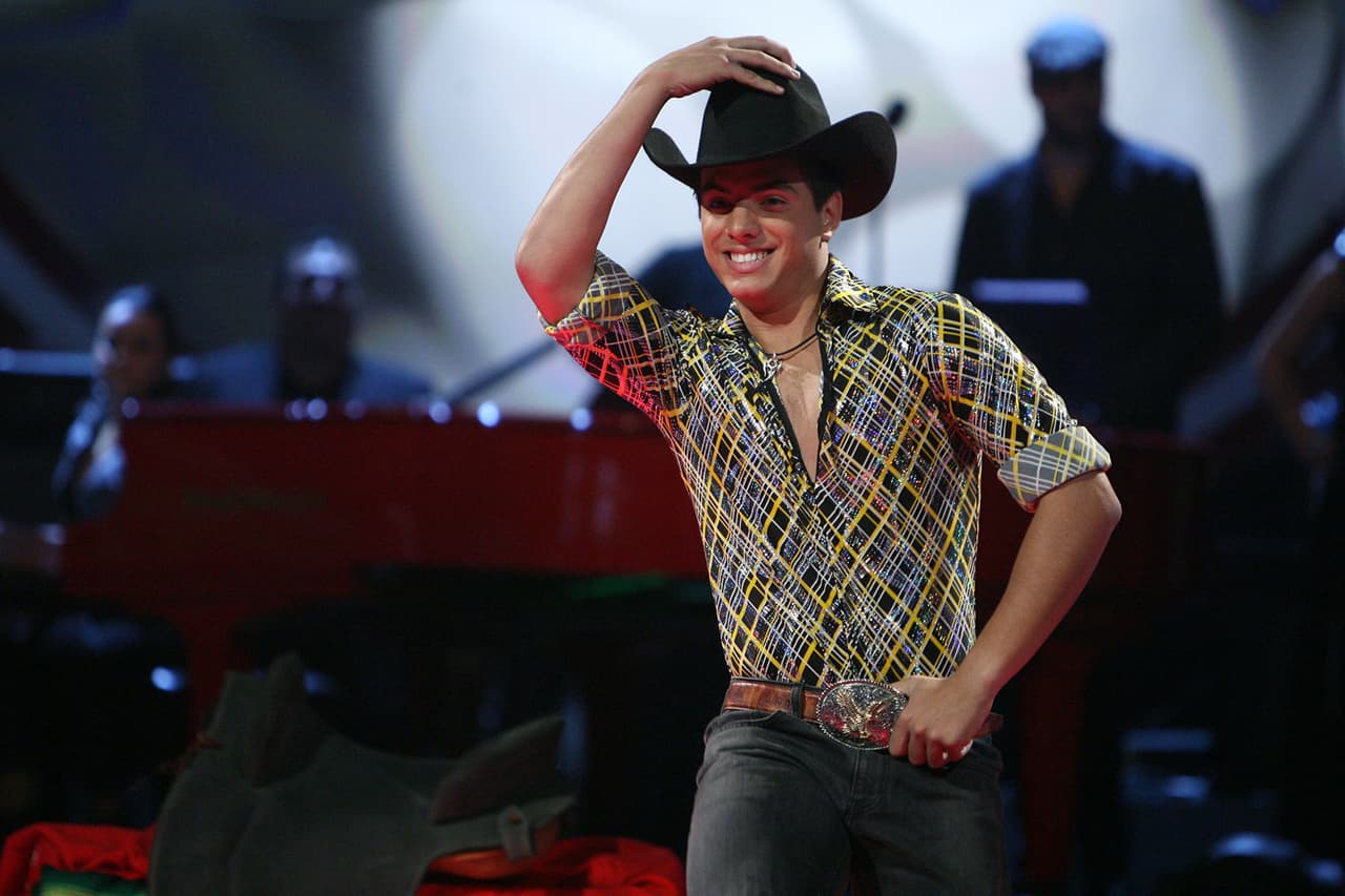 En 2013, Vadhir fue uno de los protagonistas de la serie de televisión 'Gossip Girl Acapulco'.