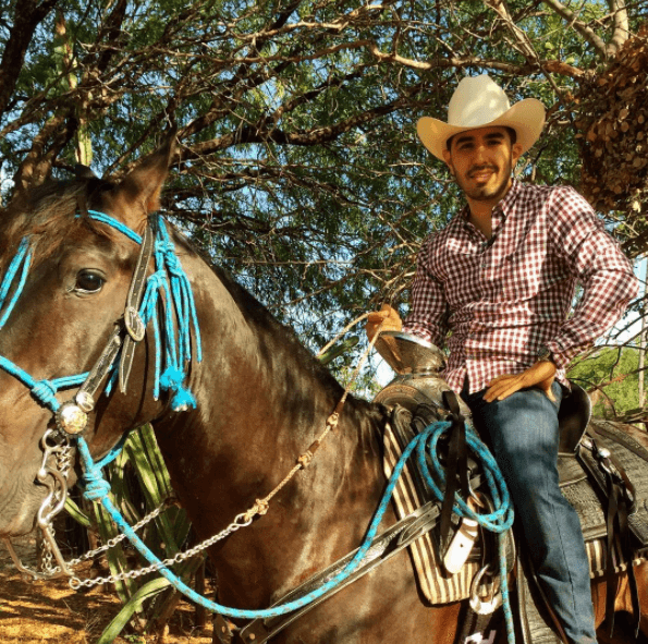 A los 13 años de edad, Joss participó en un reality show enfocado a buscar nuevos talentos musicales en México.