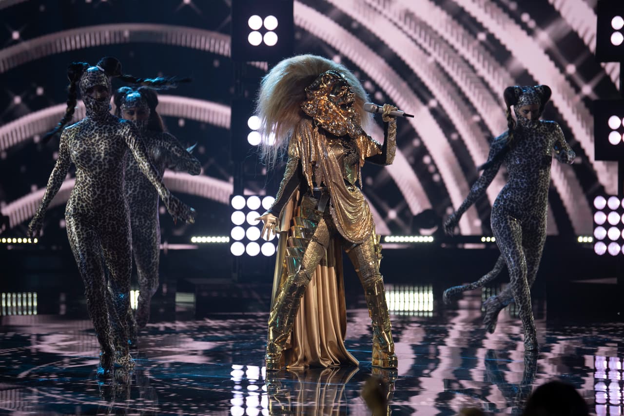 El segundo triple combate de la noche estuvo integrado por Leona, Búho y Androide.