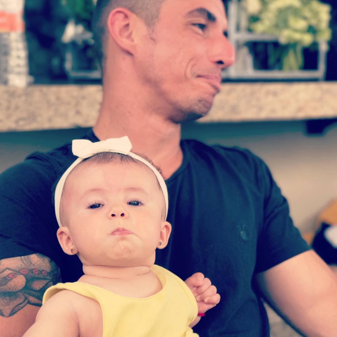 <b><a href="http://www.univision.com/temas/zuria-vega">Zuria Vega</a></b> le escribió un emotivo mensaje a su esposo este pasado día del padre "Te celebramos hoy y todos los días por ser un papá presente, amoroso, paciente, divertido, rifado, por apoyarme incondicionalmente como mama. Que existan más papas como tú amor!!. Te valoramos y amamos cada día más. Gracias por cuidar y amar nuestra familia. Eres la alegría de nuestra casa ❤️❤️❤️Z&Lua".